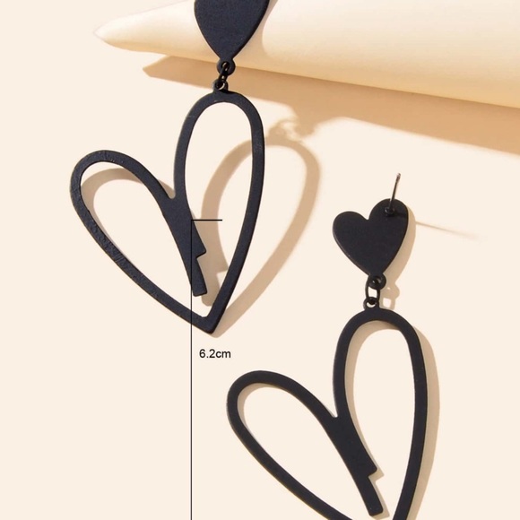 🖤🖤🖤3 for 12$🖤🖤🖤Chic Black Heart Outline Earrings - Picture 3 of 4